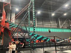 -极限PLAY运动娱乐新世界·团建派对潮玩休闲馆·室内蹦极高空游乐园