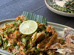 坚果手撕海鲈鱼-Ameigo梅果·云贵川bistro(长宁来福士店)