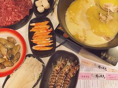 -鲜入围煮花胶鸡海鲜火锅