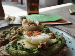 牛油果煮蛋吐司-RAC BAR(安福路店)