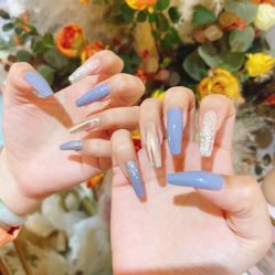 -花系美·美甲美睫精品店