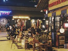 -席娜卡琳火车铁道夜市