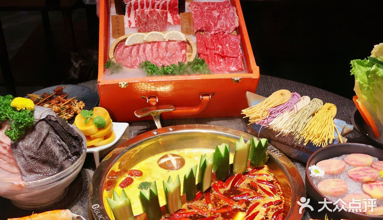 海口贵场火锅开业一周年啦！！人巨多😭