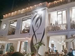 -Mark&Mars Restaurant