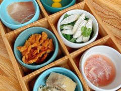 -瑞扬草芽过桥米线(穿金路店)