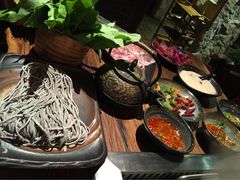 -老牌坊云南鱼豆花火锅(嵩山店)