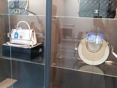 -用真奢侈品名表名包回收中心(朝阳万达店)