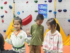-蓝天攀岩-青少年训练(罗湖益田假日广场店)