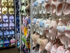 -名创优品(河南郑州健康路2店)