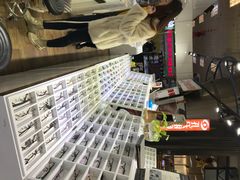 -臻美视爵眼镜·明月·依视路·蔡司折扣店(广渠门店)