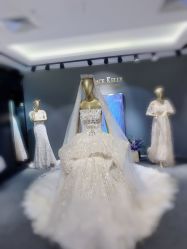 点击看大图 -GRACE KELLY婚纱与礼服(北京店)