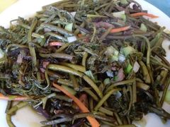 -华龙特色大骨鸡农家菜馆