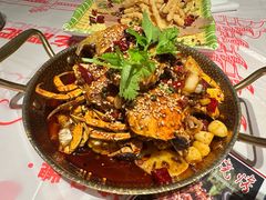 -肥肥虾庄·金牌油焖大虾(汉街SKP店)