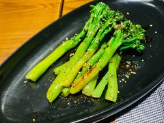 扒西兰苔香松-曼乐辰餐厅(中庚漫游城店)