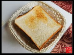 烤切片白面包-小白桦西餐厅