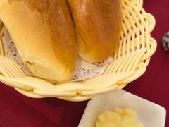 黄油面包-红房子西菜馆(淮海中路店)