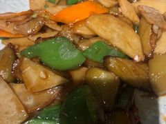 地三鲜-關東雪东北菜(中庚漫游城店)