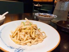 临安手撕羊尾竹笋-庐灶江南·江南菜·四合院Bistro(东直门雍和宫·原华侨宾馆店)