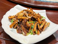 杏鲍菇炒鹿柳-鹿鸣春饭店(总店)