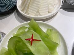 -洪氏嗨捞·广东猪肚鸡·椰子鸡火锅(西咸万象城店)