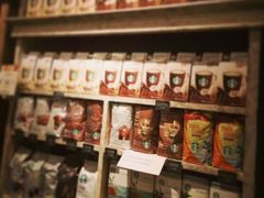 零售区-星巴克臻选(广州沙面店)