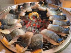 -围炉肉舍•炭烤活鳗•丹东海鲜烤肉(步行街店)