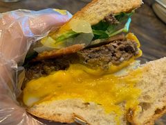 经典芝士汉堡-HIGH FIVE哈福手工汉堡(桂林路店)