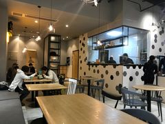 大堂-HELLO 27 意面·沙拉·帕尼尼