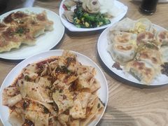 -三好食堂(煎饺·馄饨·肉饼米线·盛世广场店)