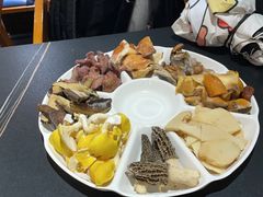 -野菌皇海景野生菌火锅(滨海大道店)