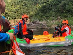 -安吉龙王山峡谷漂流