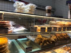 -白玉兰食品甜凤店(合生汇店)