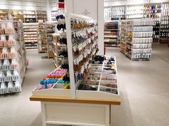 -名创优品(广州萝岗万达广场店)