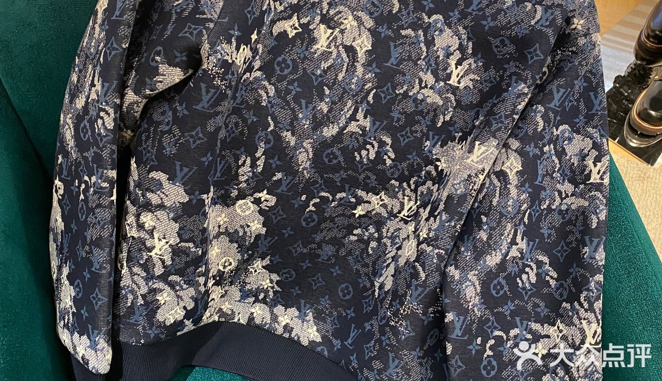 要超过扑克️系列的女款一点点🤏～哈哈哈哈