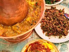 铜锅鸡肉-浩海火烧云傣家菜(京广店)