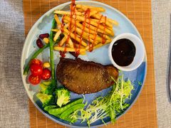 -Rabbit Cafe私房西餐甜点咖啡(栖霞路店)