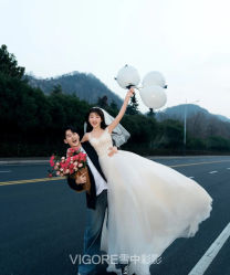 -雪中彩影婚纱摄影·品控旗舰店