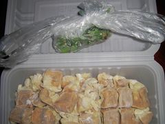 打包回来的新鲜扁肉-盖邑扁食店