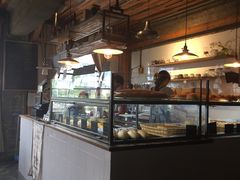 面包甜点陈列柜-仙峰天然面包(迎宾路店)