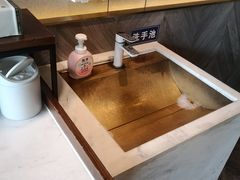 -NIUNIUPARK和牛螃蟹(龙湖杭州滨江天街店)