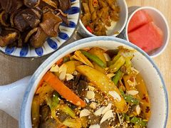 山城麻辣素香锅-轻蔬不用等·素食(江苏路店)