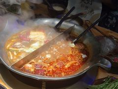 -湊湊火锅·茶憩(杭州湖滨银泰in77店)