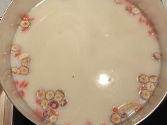 -尚尚仙·酸汤猪手·猪肚鸡火锅(华联万柳购物中心店)