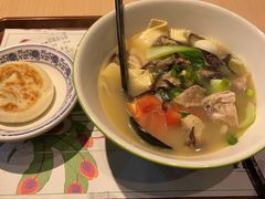 原汤一品土鸡面线-蒙自源米线大王(东站店)