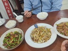 -湖南人家湘菜馆(镇江路店)