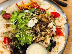 照烧鸡肉配牛油果拉法沙拉-HELLO 27 意面·沙拉·帕尼尼