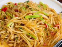 酸萝卜炒粉-鸿运美食府