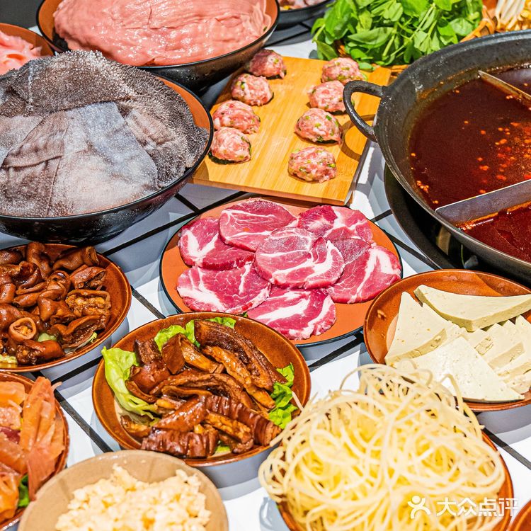 这家火锅确实该歪!菜品也太好吃了😋
