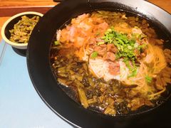 -八月美食小馆(银泰城总店)