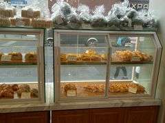 面包甜点陈列柜-老大昌(淮海中路店)